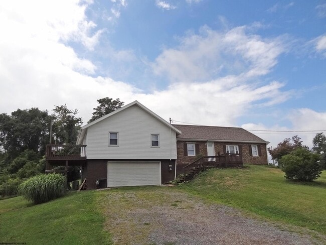 Photo - 2726 Stewartstown Rd