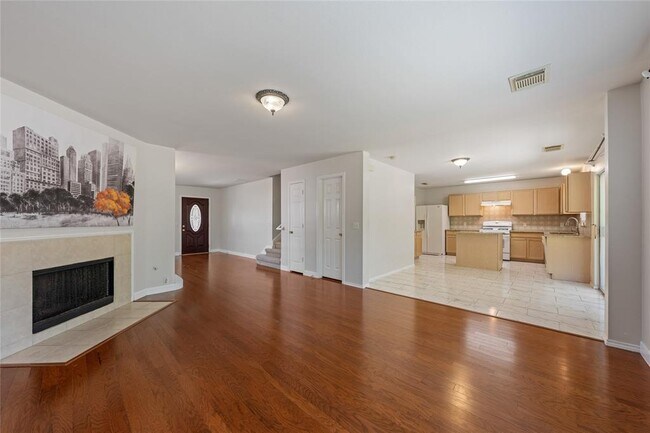 Photo - 14716 Lantern Dr