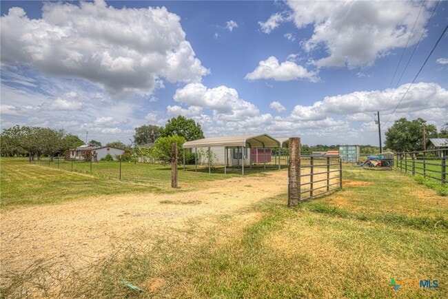 Photo - 259 McKnight Rd