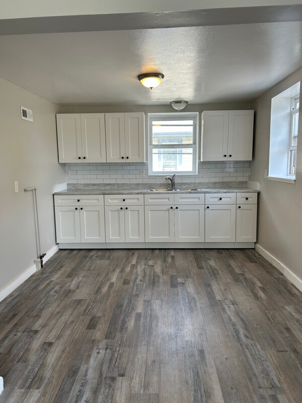 Building Photo - 314 W 5th St S Rental