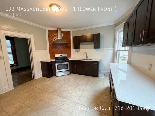 Photo - 193 Massachusetts Ave Unidad 1 (Lower Front )