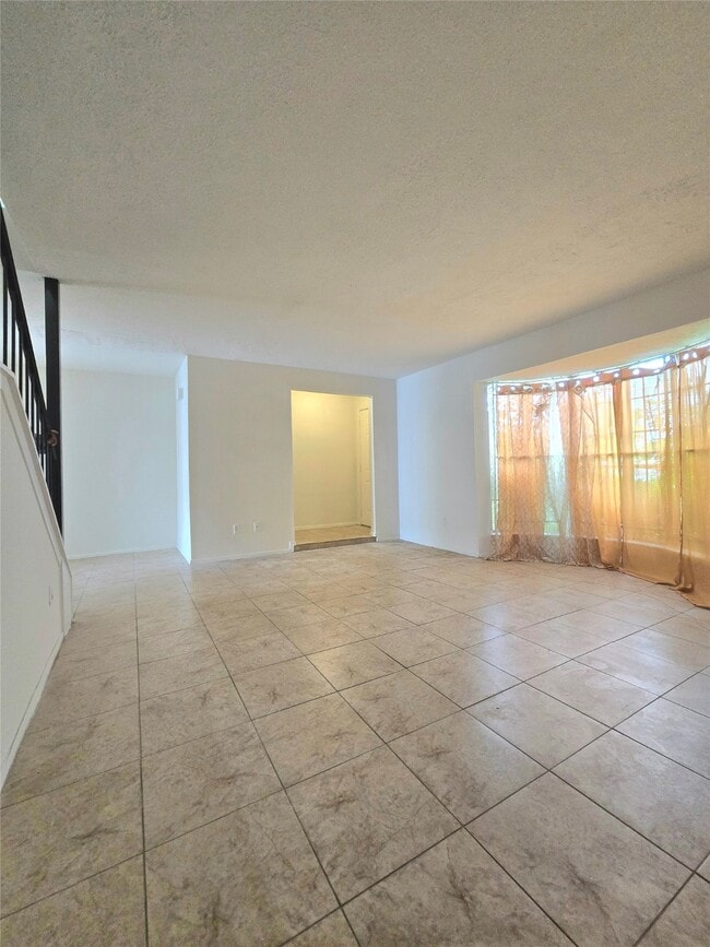 Photo - 7063 Chasewood Dr Unidad True