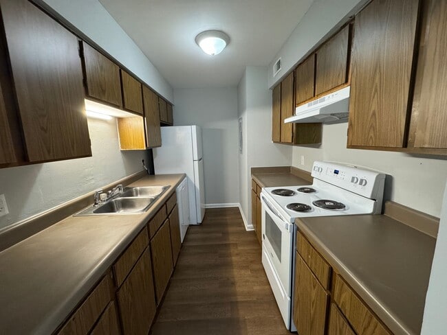 Photo - Hillside Apartments