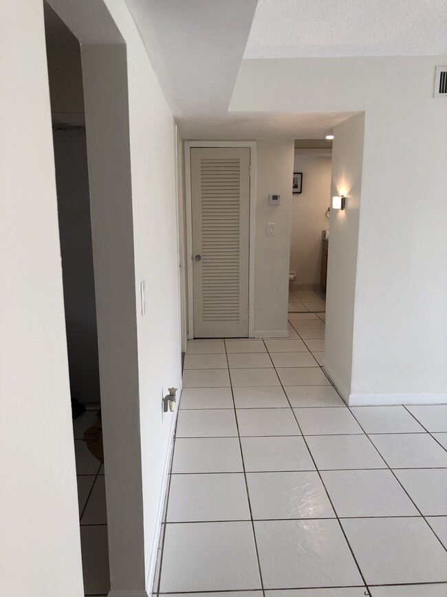 Entry - 7350 SW 82nd St Unit C224