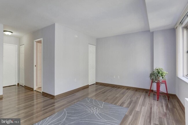 bed area w/o furniture - 922 24th St NW Unit 502 Rental