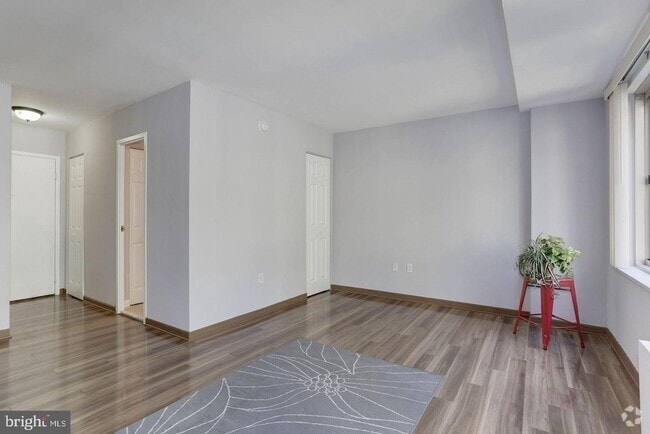 bed area w/o furniture - 922 24th St NW Unit 502 Rental
