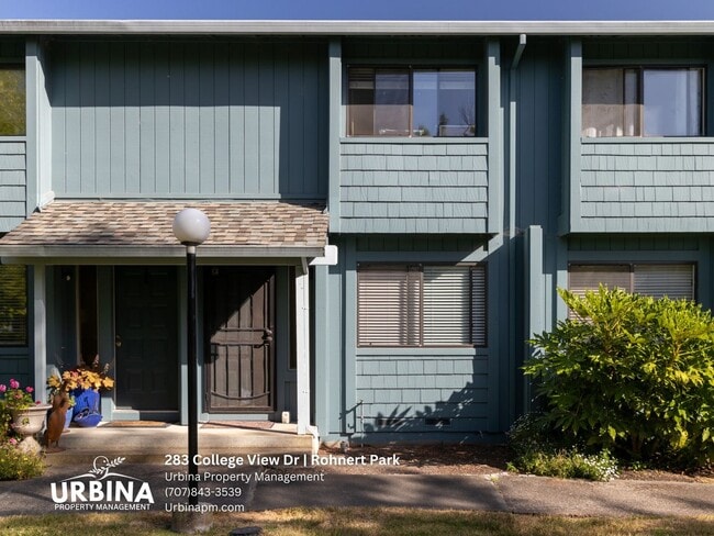 Building Photo - 283 College View Dr