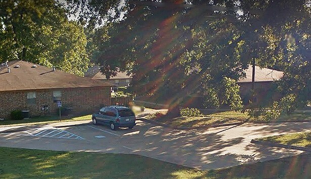 Photo - 902 Dallas St