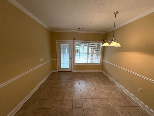 Photo - 113 Ledbury Cove