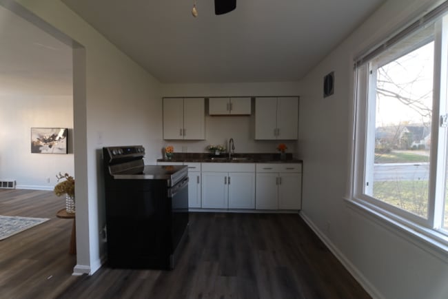 Photo - 1039 Salem Ave Unit 3