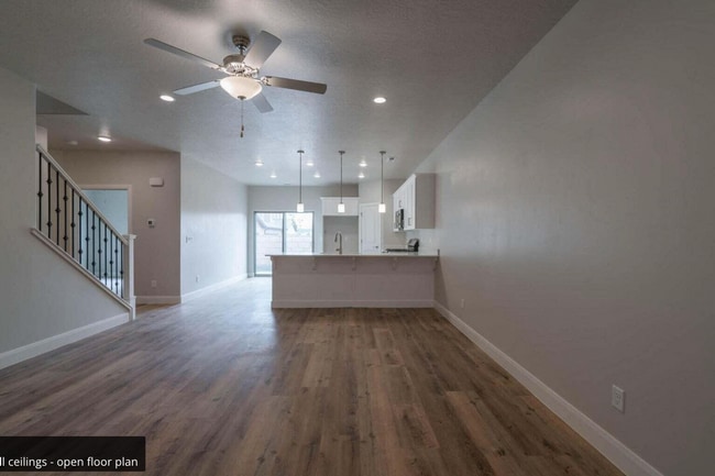 Photo - 527 N 550 W