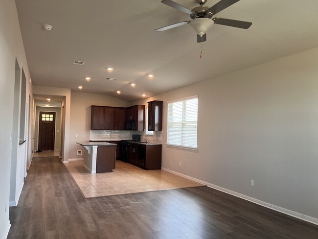 Photo - 1513 Carlene Pruett St