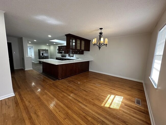 Photo - 2712 Garvin Rd NW