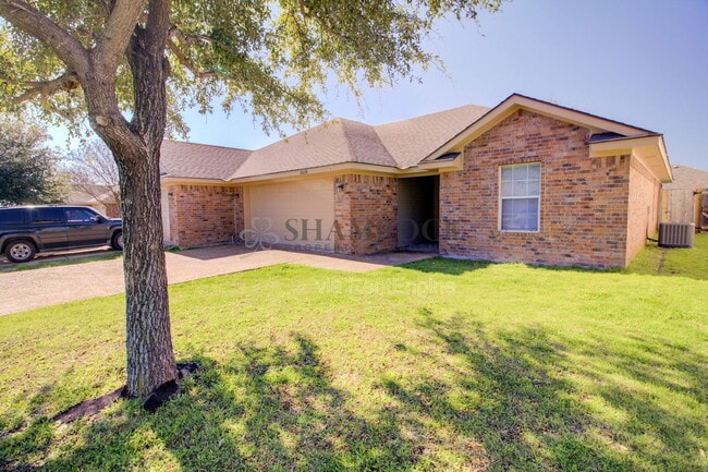 Building Photo - 10228 Iris Ln