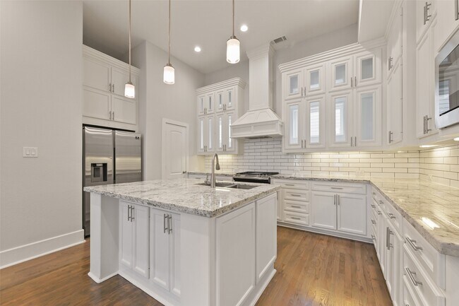 Photo - 2020 McGowen St Unit 20