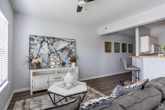 1BR, 1BA - 793SF - The Bluffs (KS)