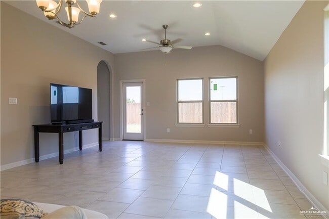 Photo - 13 N 33rd St