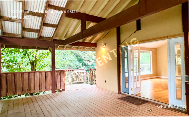 Photo - 10340 Fischer Pl NE