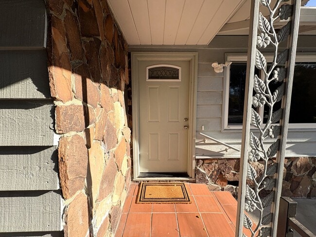 Photo - Charming 2-Bedroom Duplex Unit in Redwood City – Prime Location!