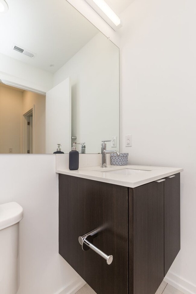 Photo - 1244 Lecount St Unit B