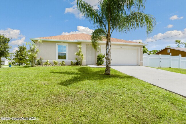 Photo - 883 Fairhaven St NE