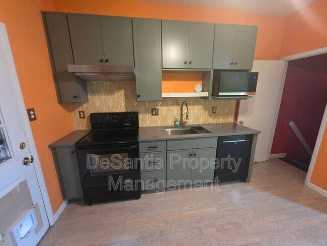 Photo - 18 S 13th St
