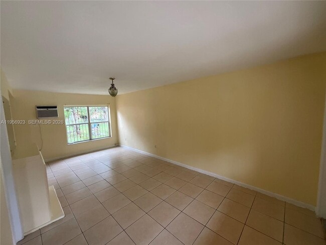 Photo - 648 NE 139th St Unidad 650