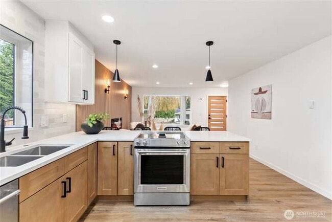 Photo - 15618 88th Ave E