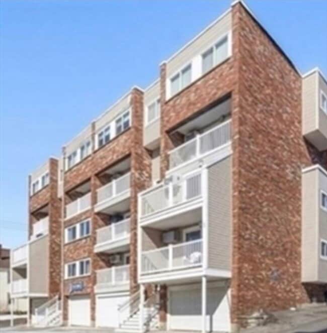 Building Photo - 12 Cox Ct Unit 2