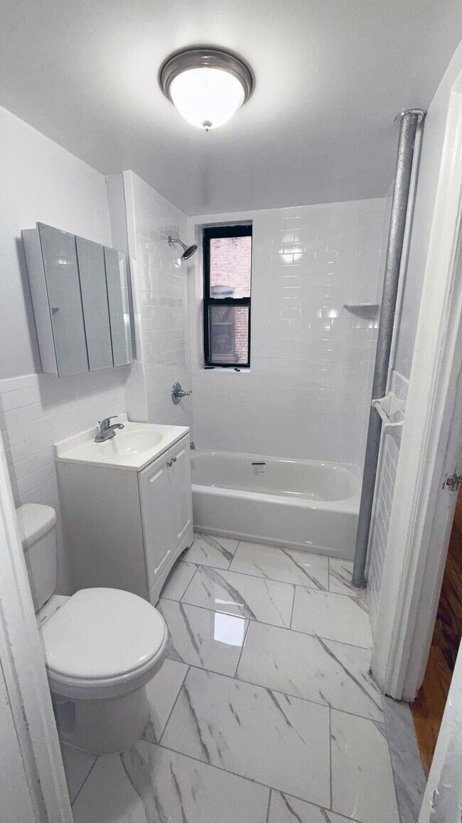 Photo - 2685 - Highland Arms Apartments