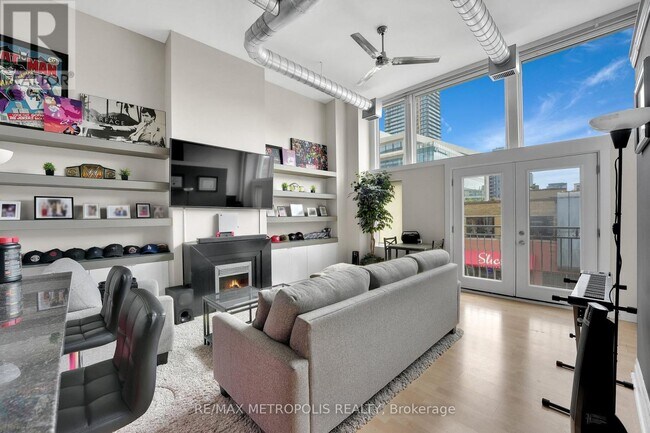 Photo - 276 King St W Unit 207