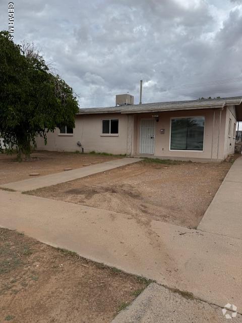 Building Photo - 4935 Guadalupe Dr Rental