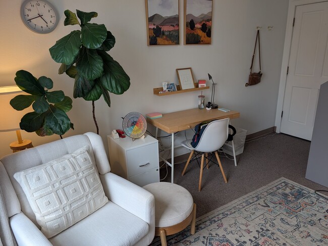 Photo - 19 Old Town Square