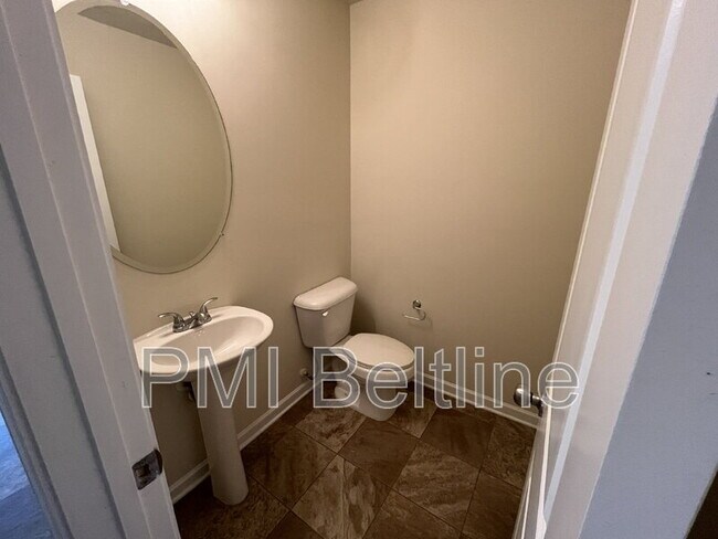 Photo - 5675 Laurel Ridge Cir