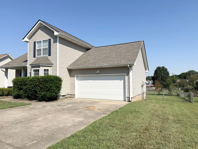 4048 New Grange Cir