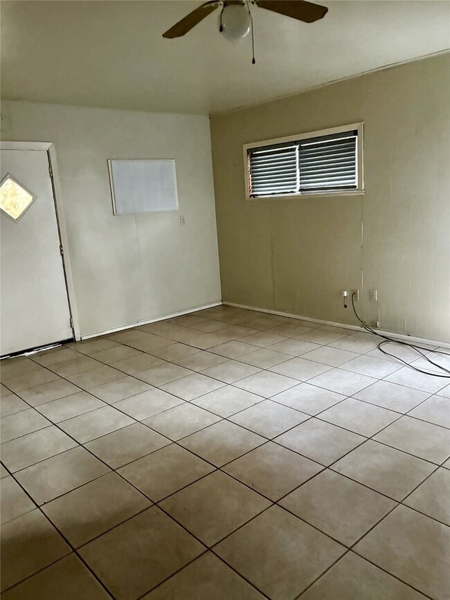 Photo - 5958 Skylane Dr