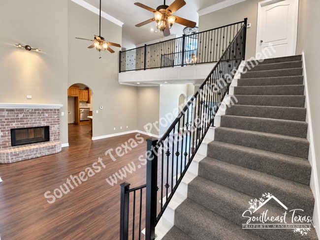 11320 Cathryn Ln