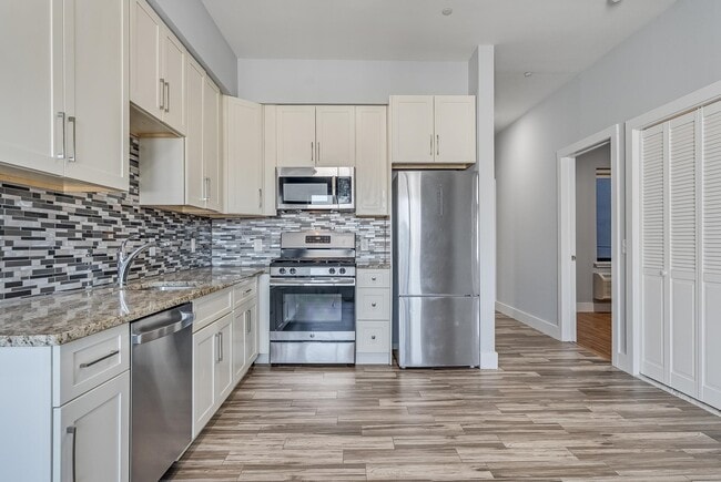 Photo - 424 Whiton St Unit 304