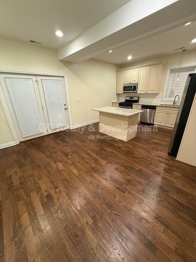 Photo - 1727 W Albion Ave Unit 2