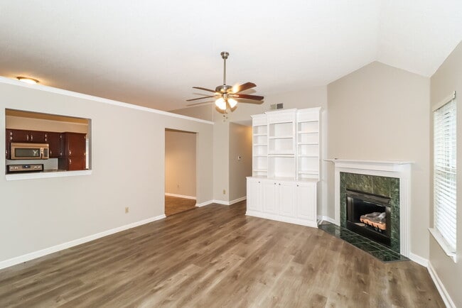 Photo - 5689 Kayla Dr