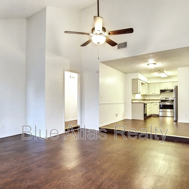 Photo - 916 Hilltop Dr