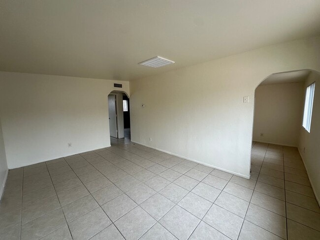Photo - 2814 N Fontana Ave Unit 2814 N Fontana Ave  B