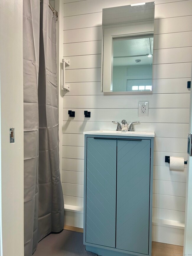 Photo - 901 Stonington Rd