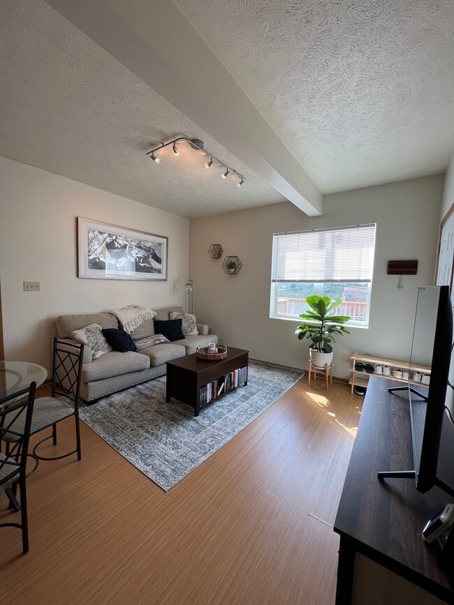 Photo - 33 Ruth St Unit #1