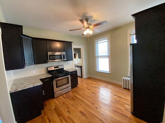 Building Photo - 51 Pearl St Unit 2