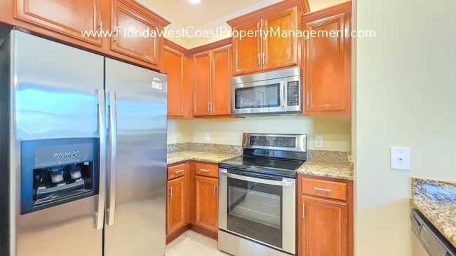 Photo - MOVE IN READY! OUTSTANDING UNFURNISHED CONDO IN STONEHAVEN SARASOTA!