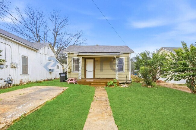 Photo - 521 S Polaris