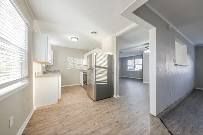 Photo - 3004 Albany Dr