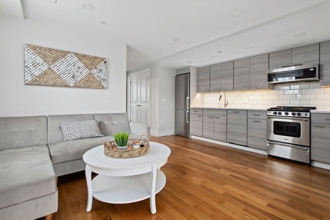 Building Photo - Winter Rental: Portside Walkabout (Dog-Fri... Unit Portside Walkabout