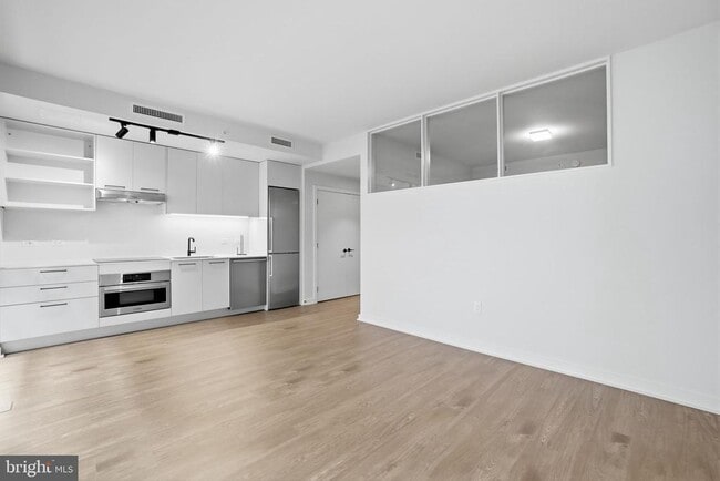 Building Photo - 1625 Eckington Pl NE Unit 413